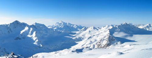 10 atemberaubende Skigebiete weltweit, die jeder Skifahrer gesehen haben sollte