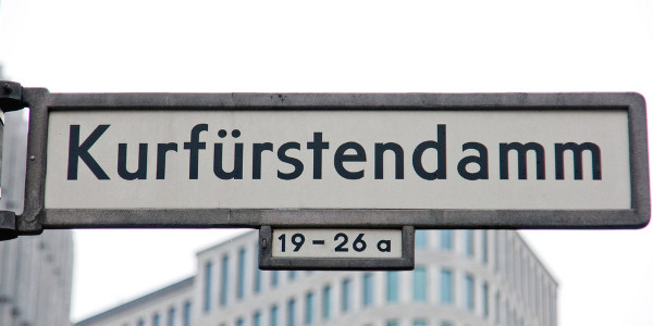 Der Kurfürstendamm mit vielen Einkaufsmöglichkeiten