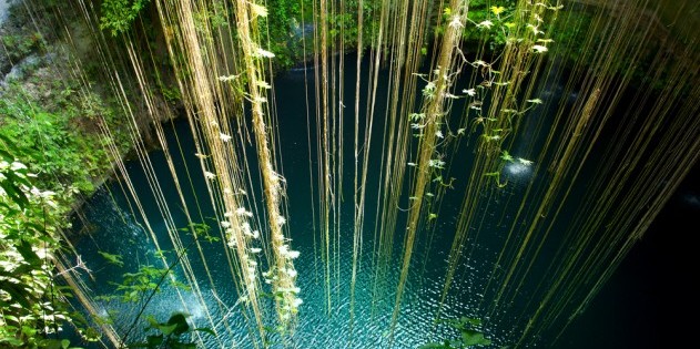 Naturschwimmbad in der Cenote Ik Kil in Mexiko