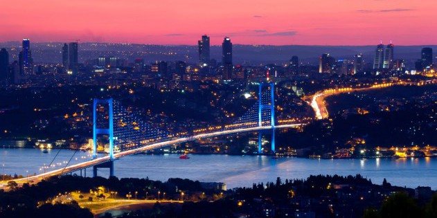 Die Bosporus Brücke in Istanbul