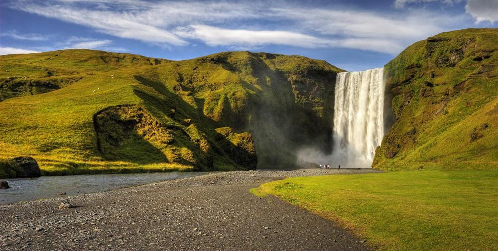 wasserfall auf big island in hawaii