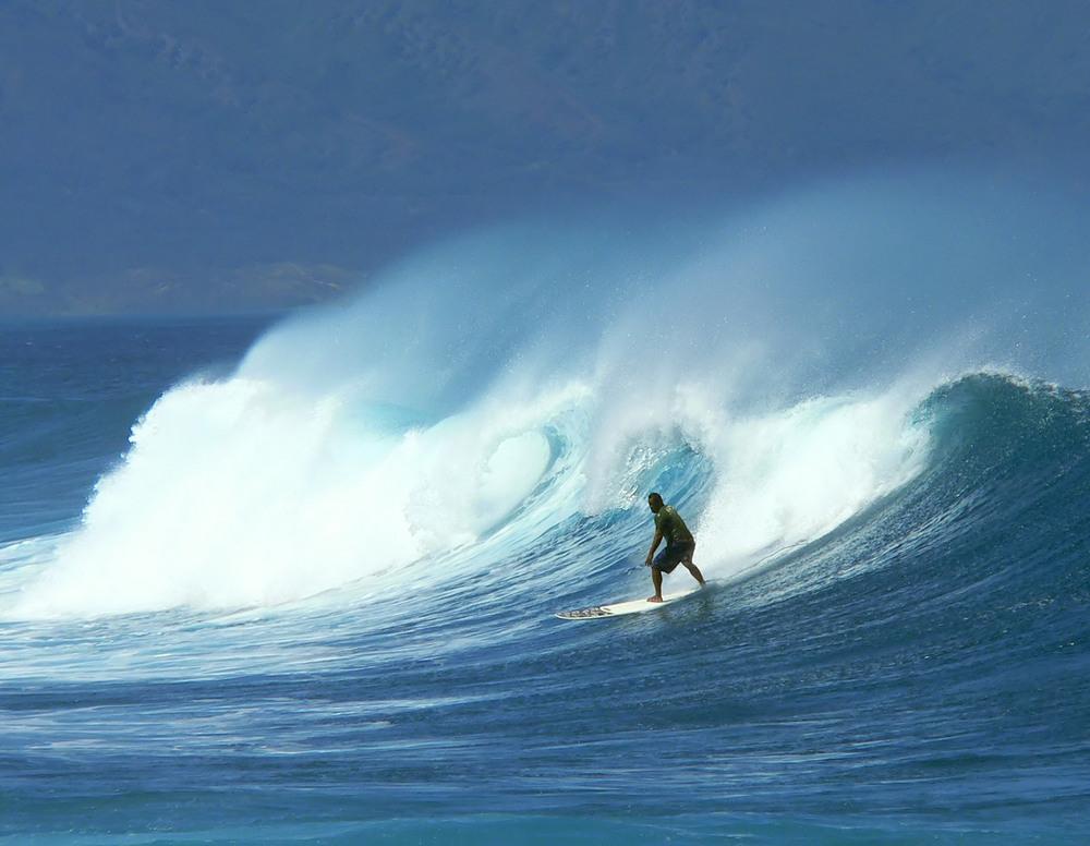hawaii-surfer-big-wave