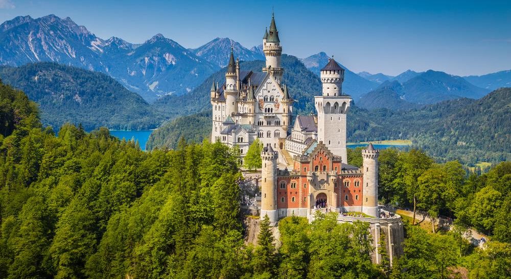 Schloss Neuschwanstein im Sommer in Deutschland