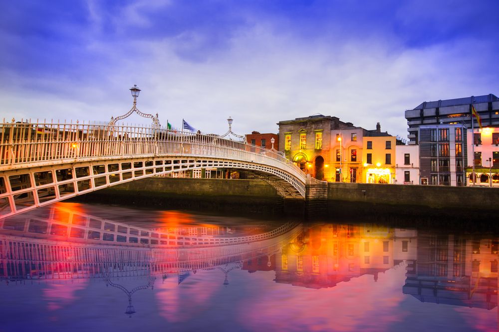 dublin in irland bei nacht
