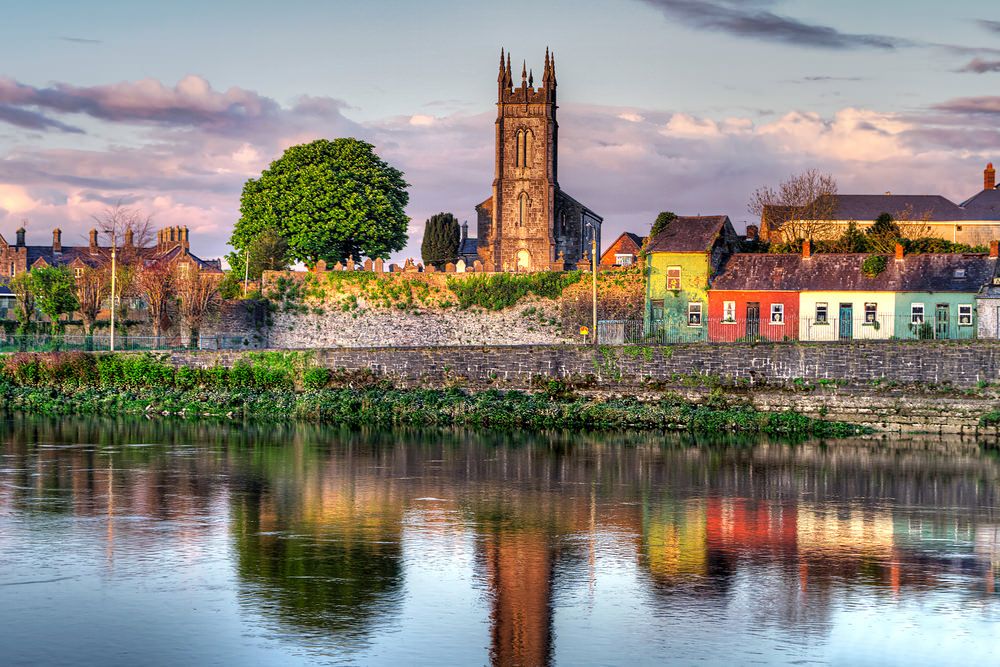 spiegelung im wasser in dublin in Irland