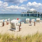 Strandkoerbe an der Ostsee in Deutschland