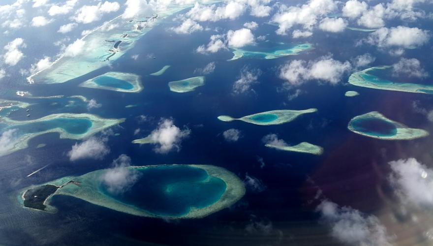 Viele Atolle auf den Malediven