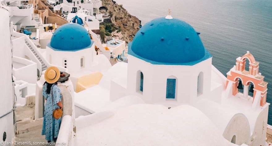 Inselhopping-Kykladen-Santorini-SonneundWolken-1