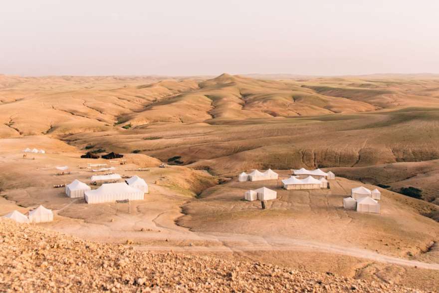 Glamping in der Agafay Wüste in Marokko