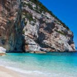 Strand von Costa Smeralda auf Sardinien in Italien