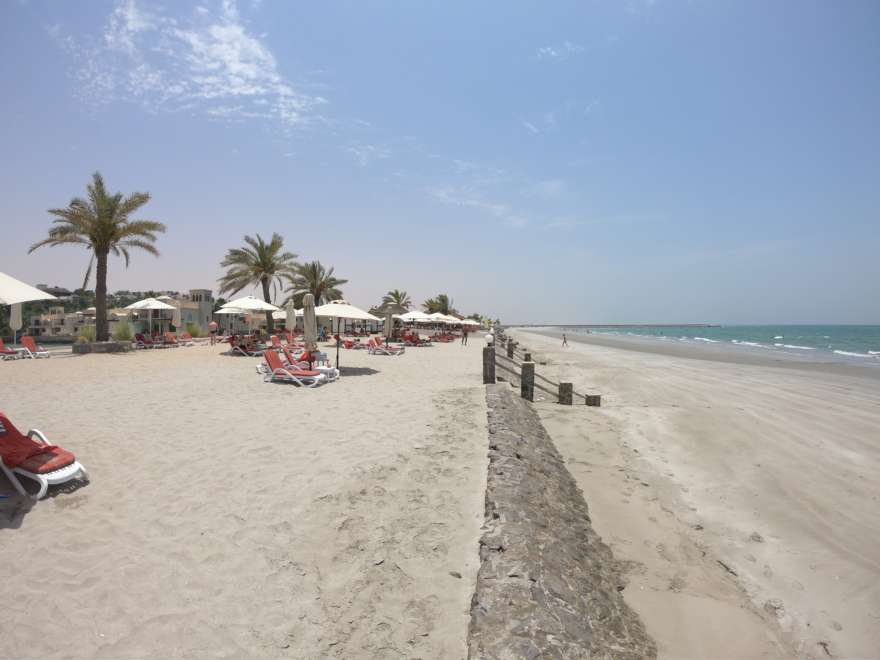 Strand von The Cove Rotana
