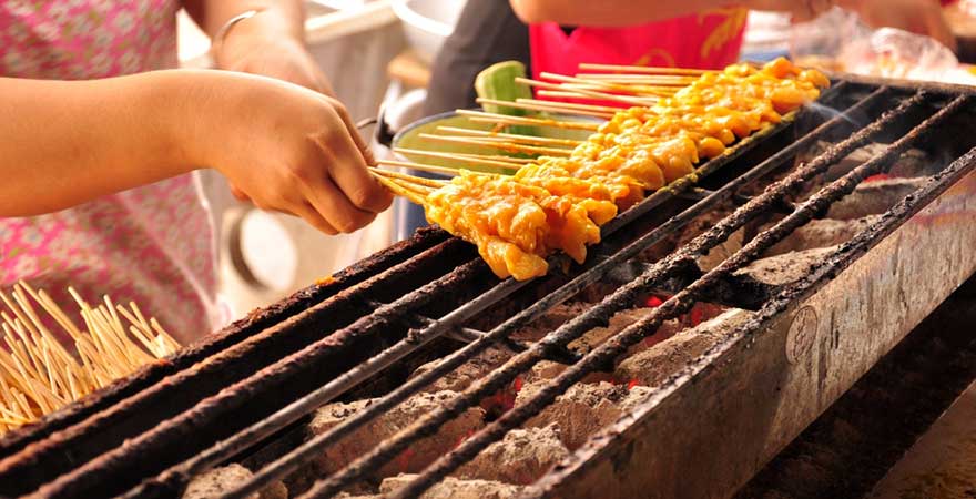 Straßenstand mit Grill