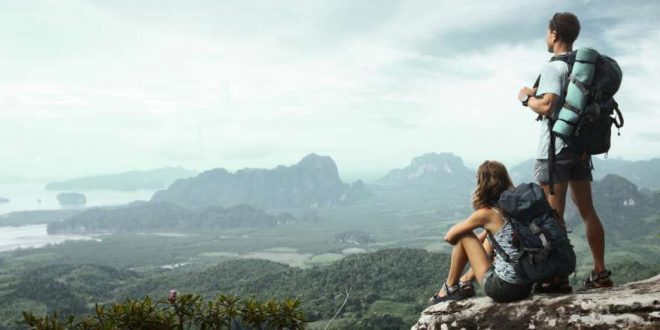 Über Stock, Stein und bunte Blätter: Wanderurlaub im Herbst
