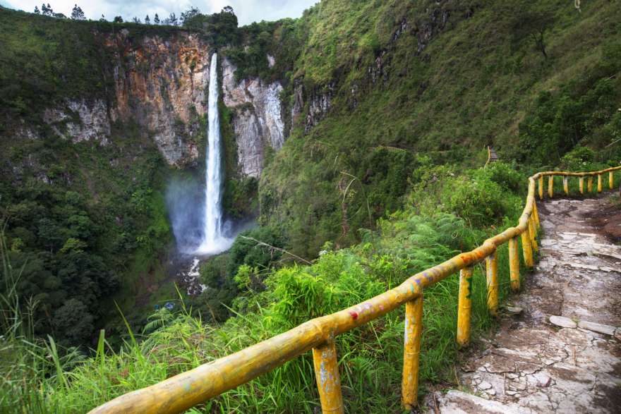 Sipisopiso Wasserfall auf Sumatra