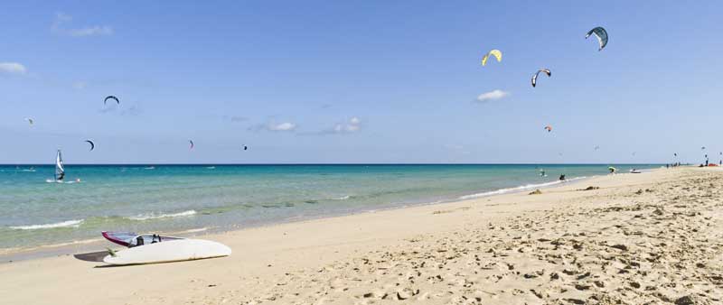 Kiten-am-Playa-de-Sotavento-auf-Fuerteventura