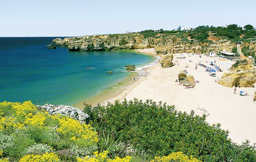 Strand Praia da Marinha in Portugal