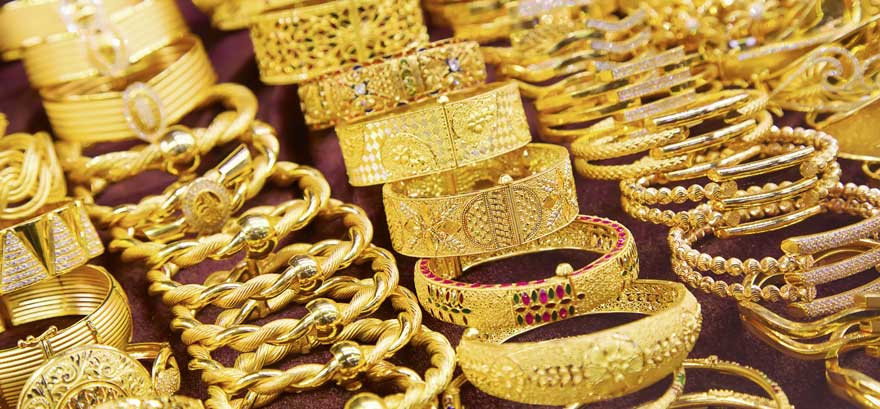 Armbaender im Goldsouk von Dubai