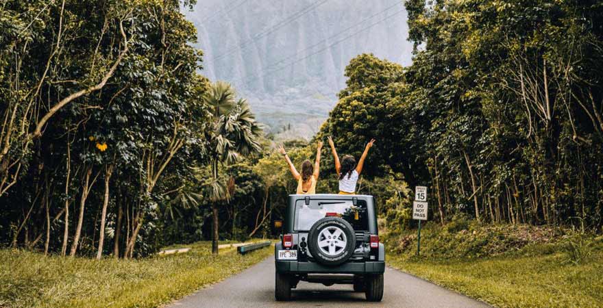 Zwei Frauen in Oahu in Hawaii