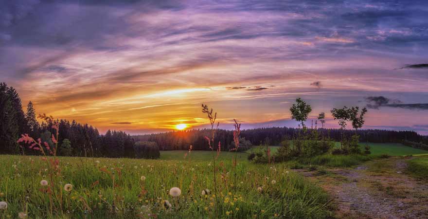 Sonnenuntergang im Erzgebirge in Deutschland