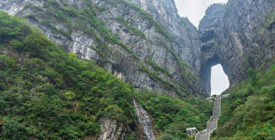 Gate to Heaven im Tianmenshan Nationalpark in China