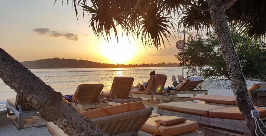 Sonnenuntergang am Strand von Gili Meno