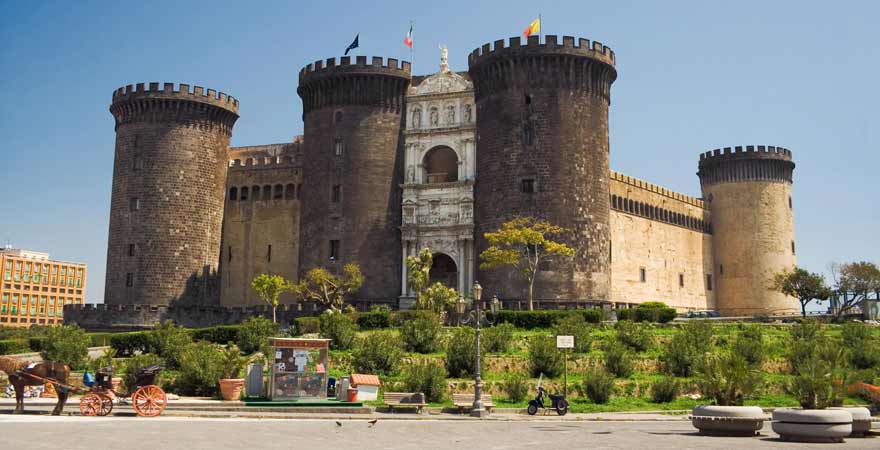 Castel Nuovo in Neapel in Italien