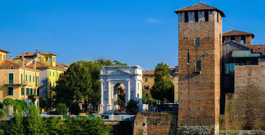 Ponte dei Gavi in Verona in Italien