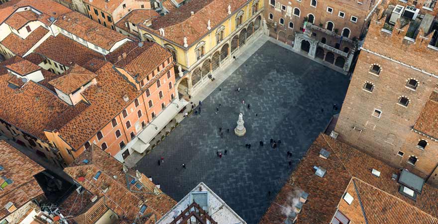 Piazza dei Signiori in Verona in Italien