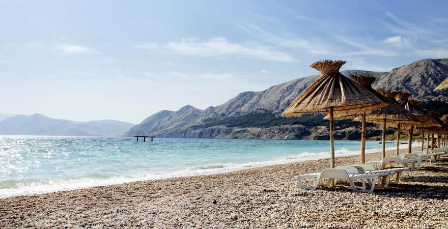 Strand Baska auf Krk in Kroatien