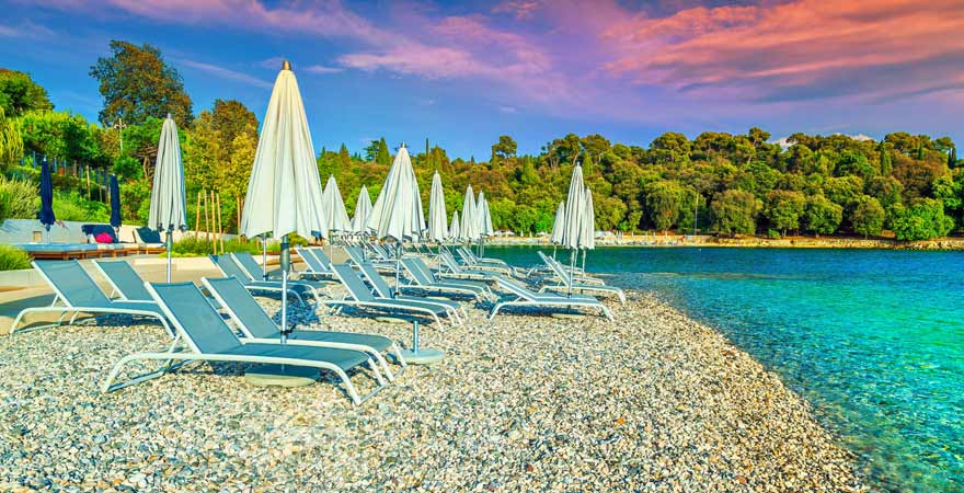Strand bei Rovinj in Kroatien