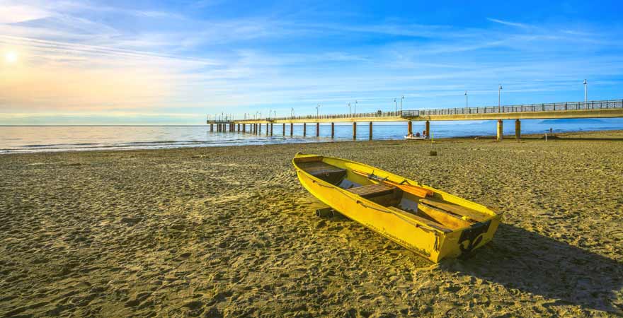 Strand marina di Pietrasanta in der Toskana in Italien