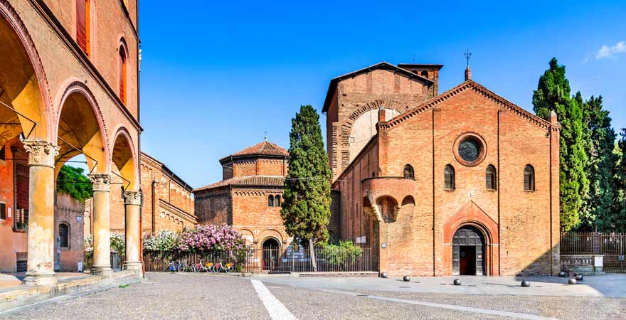 Piazza Santo Stefano in Bologna in Italien