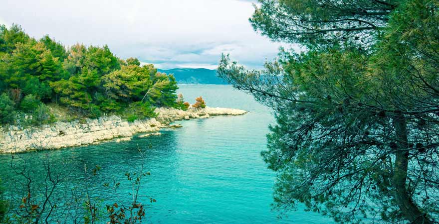Strand von Rabac in Kroatien