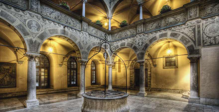 Atrium des Rathauses in Ljubljana