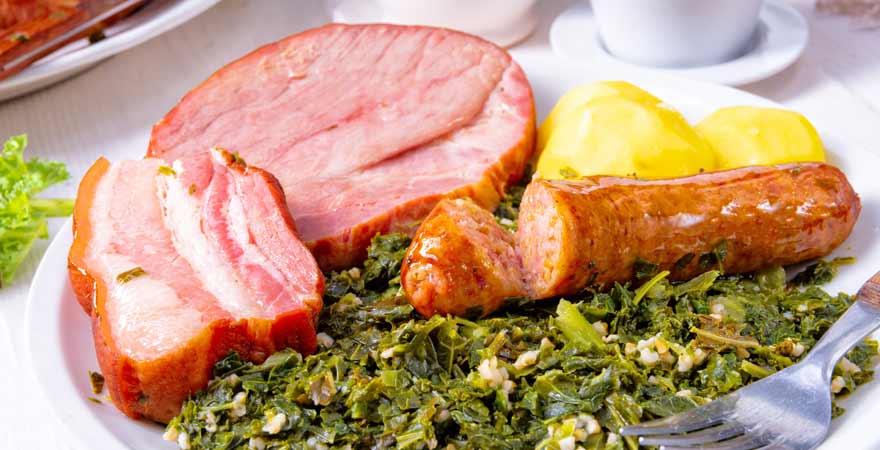 Deutsches Essen Kohl und Pinkel