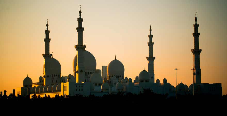 Sonnenuntergang über der Scheich Zayed Moschee in Abu Dhabi