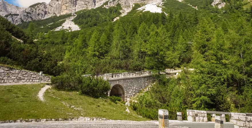 Vrsic Straßenpass in den Julischen Alpen in Slowenien