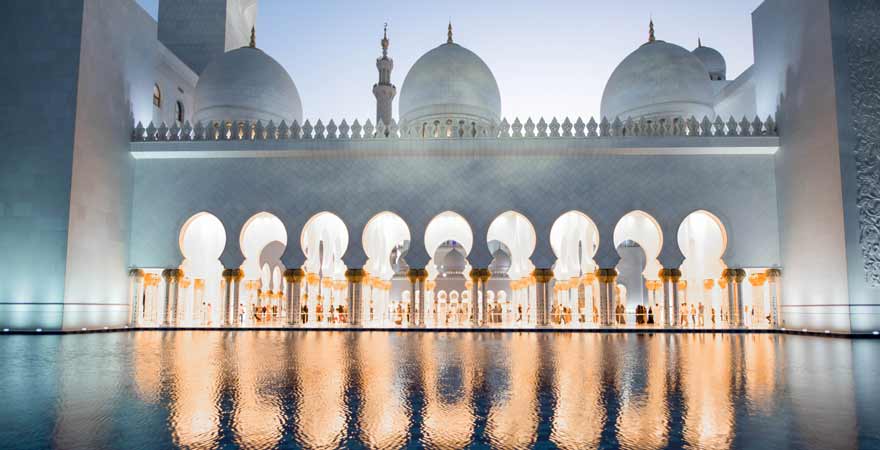 Wasserspiegelung der Scheich Zayed Moschee