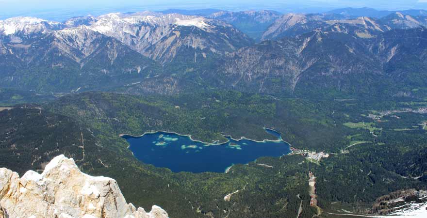Eibsee von oben von der Zugspitze aus