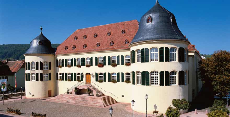 Schloss Bad Bergzabern an der Südlichen Weinstraße in der Pfalz