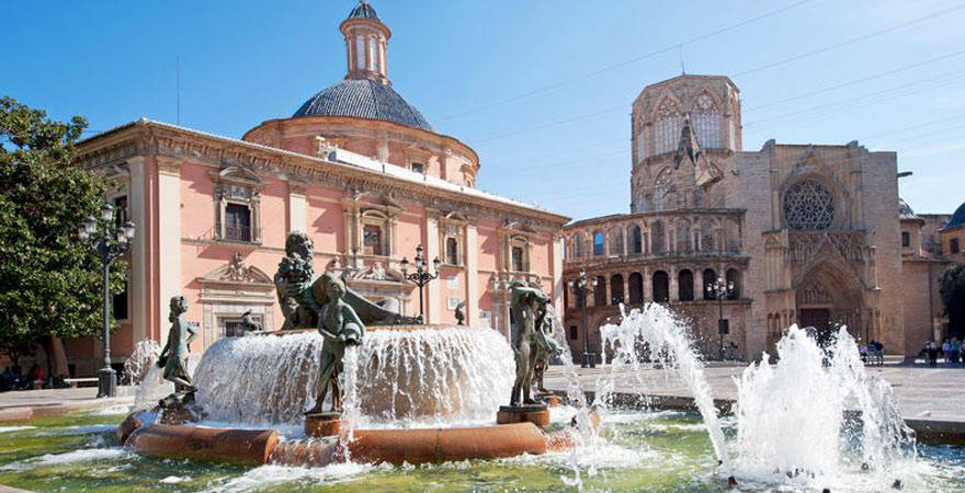 Brunnen am Plaza de la Virgin