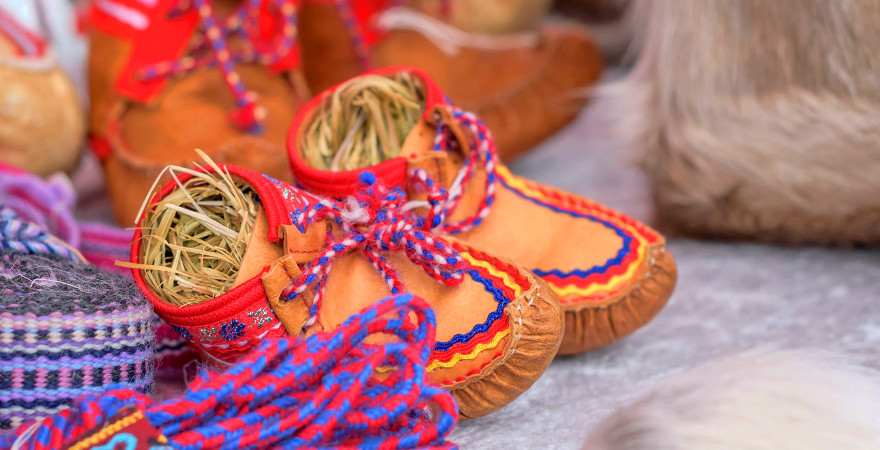 Kinderschuhe zur Sami-Tracht