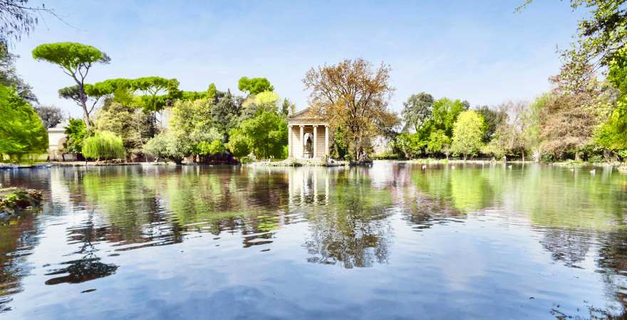 Ein Teich im Park der Villa Borghese