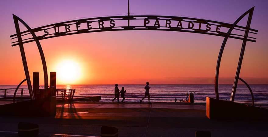 Surfers Paradies Abenstimmung Australien