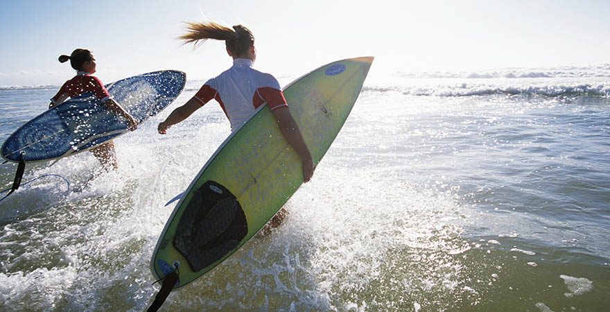 Surfer am Hossegor Beach in Frankreich