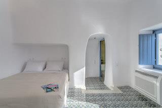 Luna Santorini Suites