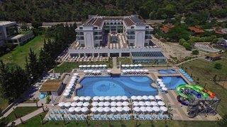 Dosinia Luxury Resort