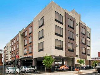 Comfort Inn & Suites Near Stadium