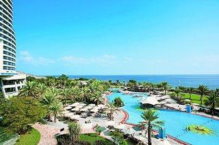 Le Meridien Al Aqah Beach Resort