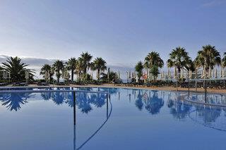 Four Views Oasis